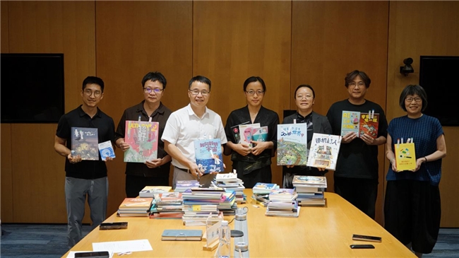 六一把“AI”读出来|2026年“小鹏友科技书单”正式发布 第 3 张 六一把“AI”读出来|2026年“小鹏友科技书单”正式发布 第 3 张
