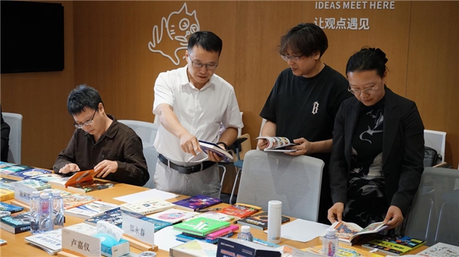 六一把“AI”读出来|2026年“小鹏友科技书单”正式发布 第 5 张 六一把“AI”读出来|2026年“小鹏友科技书单”正式发布 第 5 张